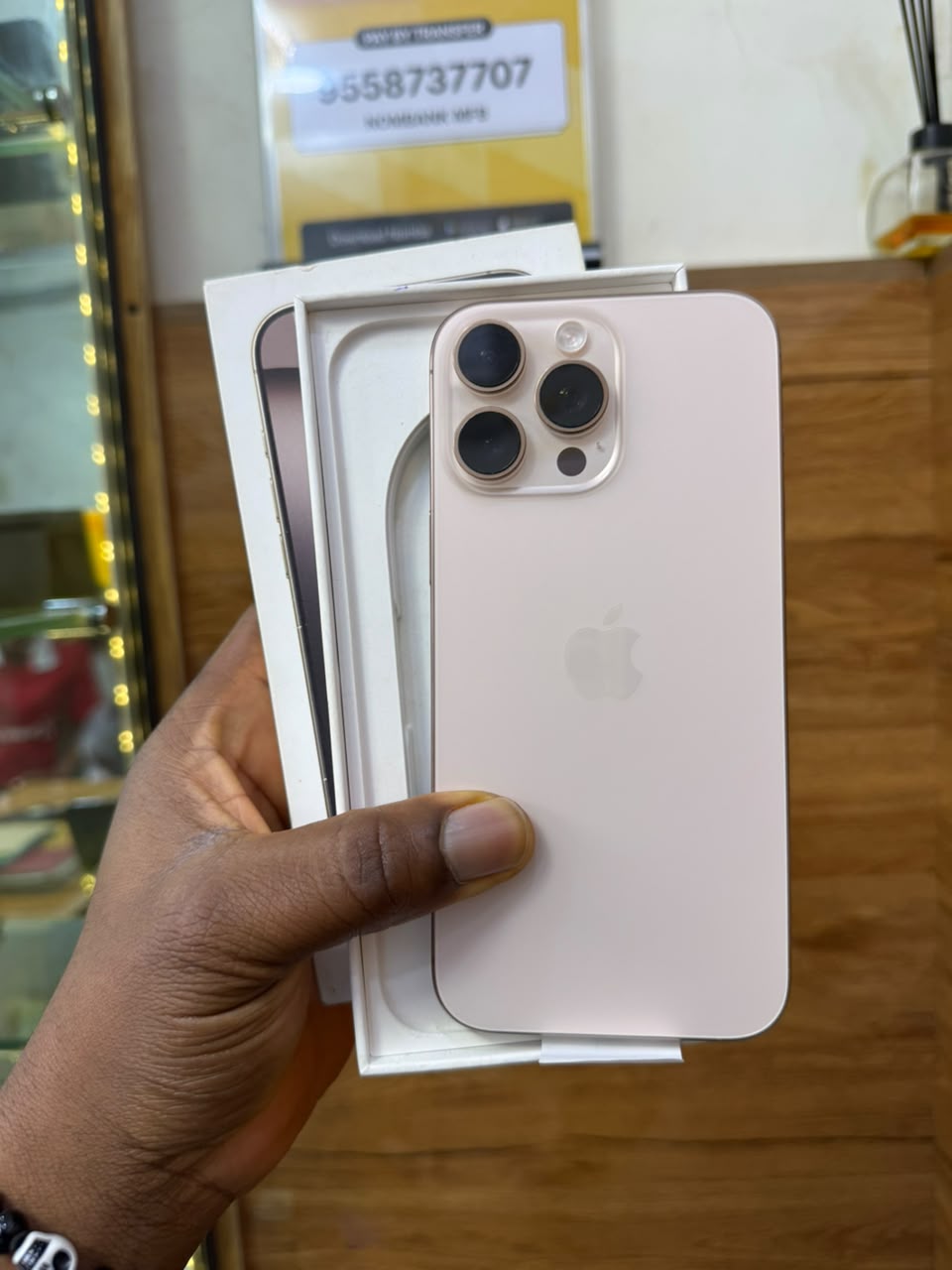 iPhone 16 Pro Max